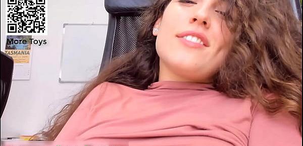  Pinky Girl Plays Toys and Get Orgasm.